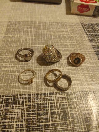 Lote 6 anillos plateado y dorado.