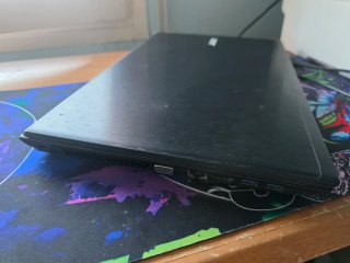 Ordenador portátil Acer negro y plateado