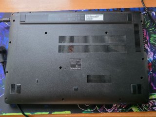 Ordenador portátil Acer negro y plateado