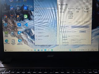 Ordenador portátil Acer negro y plateado