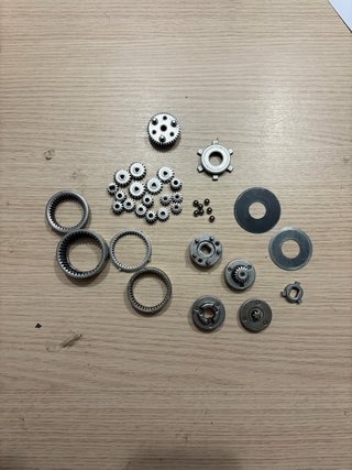 Piezas de taladro y engranajes