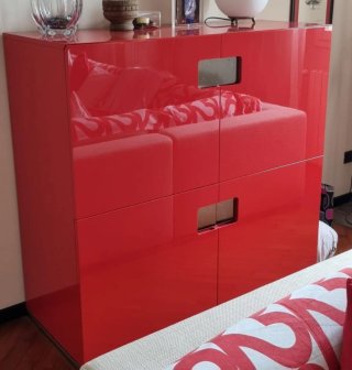 Credenza moderna laccata rossa