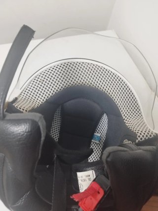 Casco estilo cómic con visera