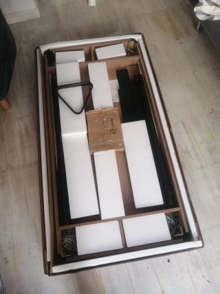 Mesa de billar con accesorios