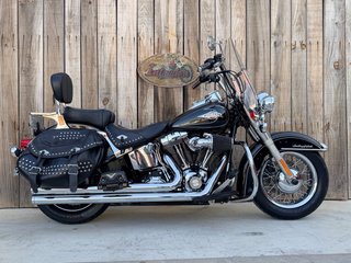 Harley Davidson Heritage Softail Classic Negra