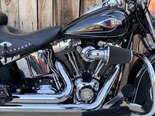 Harley Davidson Heritage Softail Classic Negra