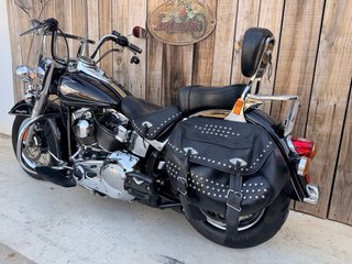 Harley Davidson Heritage Softail Classic Negra