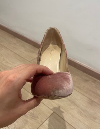 Zapatos de terciopelo rosa con lazo