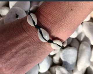 Pulsera de conchas y plata