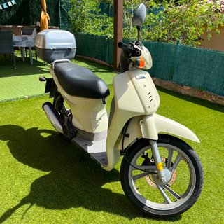 Honda SH 100 Scoopy Beige Buen estado
