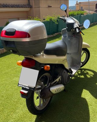 Honda SH 100 Scoopy Beige Buen estado