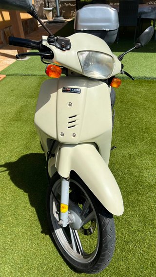 Honda SH 100 Scoopy Beige Buen estado