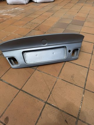 Portón trasero fibra BMW M3 CSL