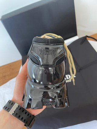 Prada Cloudbust Thunder Oro/Negro Edición Limitada