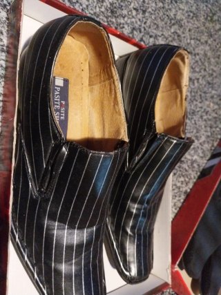 Zapatos de vestir a rayas Talla 41