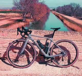 Bicicleta Gravel Canyon Grizl CF 6