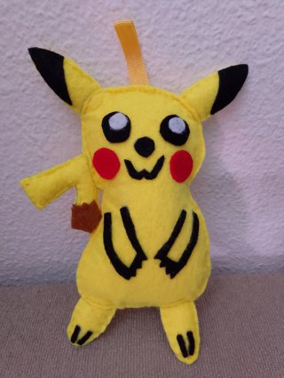 Peluche Pikachu artesanal