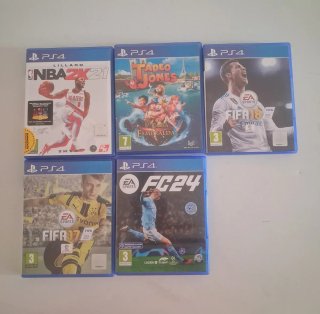 PS4 (PlayStation 4) Negra con Caja y Mando
