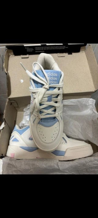 Zapatillas Adidas Blancas Azul y Rosado