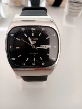 Reloj Seiko Kinetic Negro y Dorado