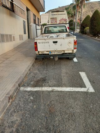 Nissan Navara 4x4 2500cc año 1999 Cabina sencilla