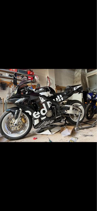 Honda CBR 600RR PC37
