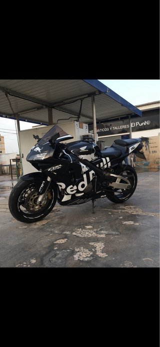 Honda CBR 600RR PC37