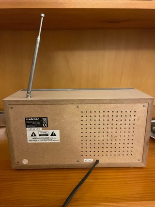 Radio Despertador Digital Tradeline Plata