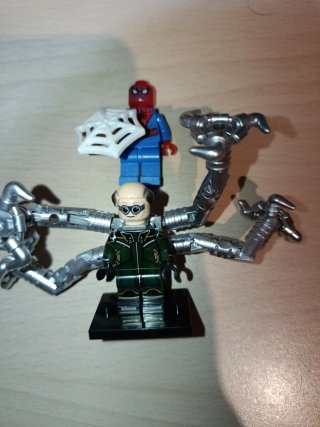 Doctor Octopus y Spiderman compatible