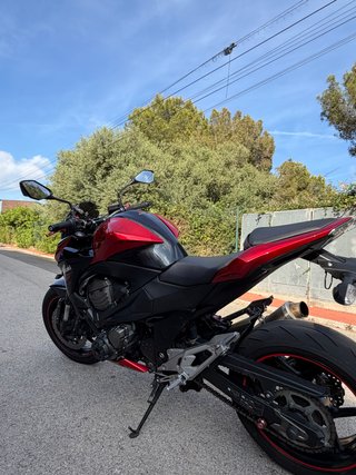 Kawasaki Z800 Negra y Roja