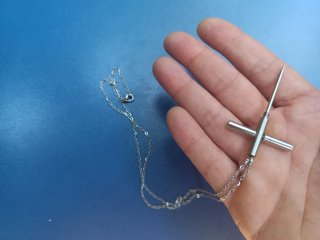 Colgante de Cruz con Mondadientes