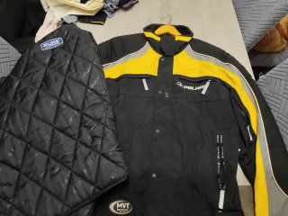 Chaqueta Polaris Moto Negra y Amarilla talla L