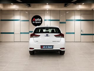Toyota Auris 2016