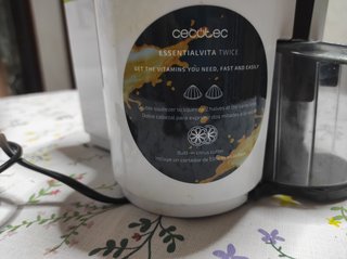 Exprimidor Cecotec Essentialvita Twice