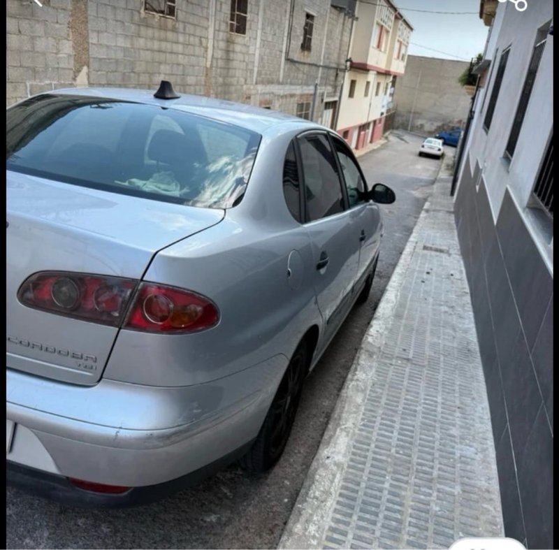 SEAT Cordoba 2005 - foto 1