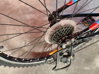 Bicicleta MT 220 Trek 24 pulgadas