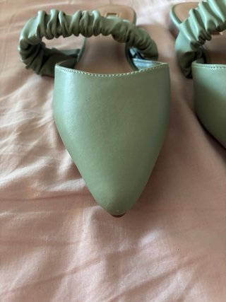 Sandalias planas Primark verde talla 37