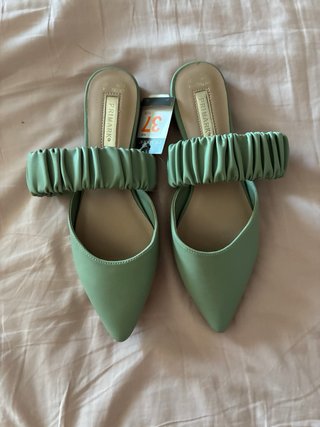 Sandalias planas Primark verde talla 37