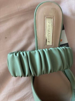 Sandalias planas Primark verde talla 37