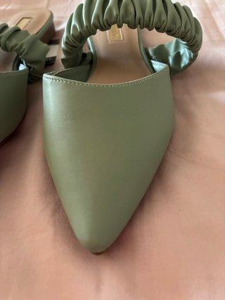 Sandalias planas Primark verde talla 37