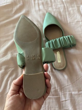 Sandalias planas Primark verde talla 37