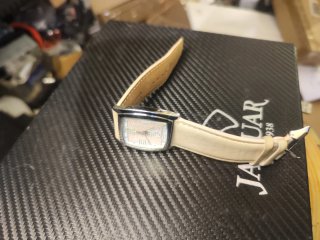Reloj Pertegaz Beige y Plateado 40 mm,35 mm