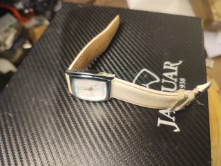 Reloj Pertegaz Beige y Plateado 40 mm,35 mm