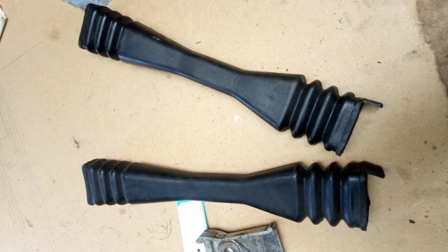 Bultaco Tapa y Gomas Guarda Cadena MK2