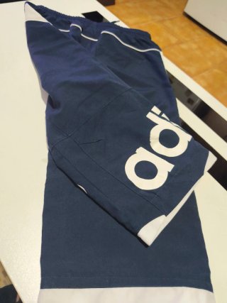 Bermudas Adidas Azul y Blanco