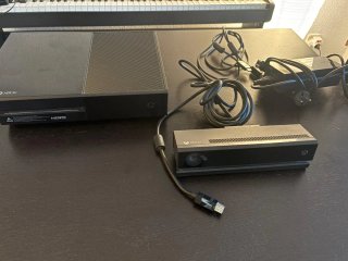 Pacchetto Xbox One 500GB + Kinect V2 + 11 Giochi