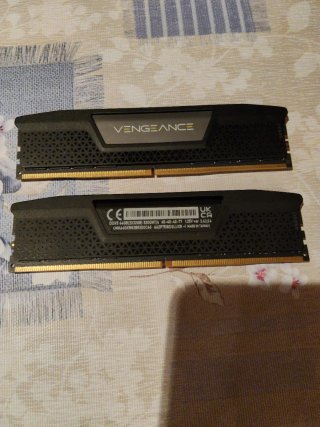 2x32GB DDR5 5200MHz Corsair Vengeance RAM