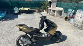 Yamaha Aerox 2007 Negra y Dorada