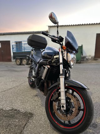 Moto Yamaha Negra Naked