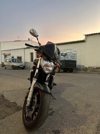 Moto Yamaha Negra Naked